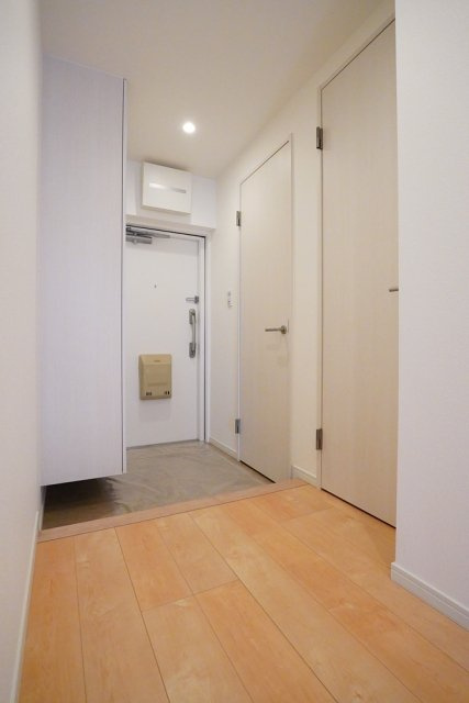 マンション雅叙苑５号棟の玄関|シンプルで使いやすい玄関です