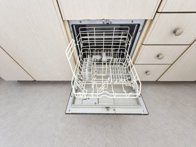 【設備】 | レジデンス永田　リフォーム済み/バス停徒歩1分/2駅2路線徒歩圏内 | 食後の食器洗いは食洗機にお任せ！ご家族と団らんの時間を。家事の時短に効果大の食洗器付き。