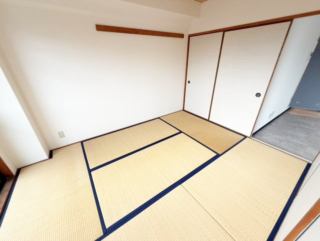 ハイツ寿見礼の和室