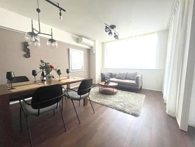 イニシア神戸森北町の居間・リビング
