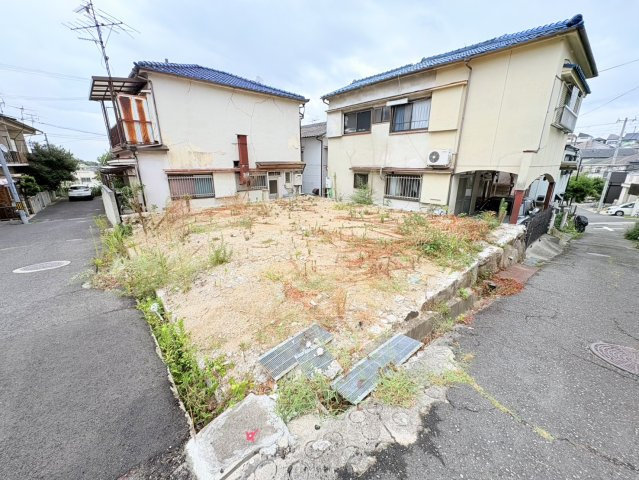 神戸市長田区上池田3丁目の外観|周辺は落ち着いた街並みの住宅地！子育てがしやすい住環境です！お気軽にお問合せ下さい♪
住宅ローンのご相談も大歓迎です♪