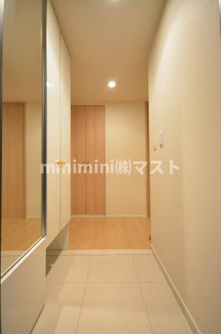 大阪市西区江之子島２丁目の賃貸マンションの玄関