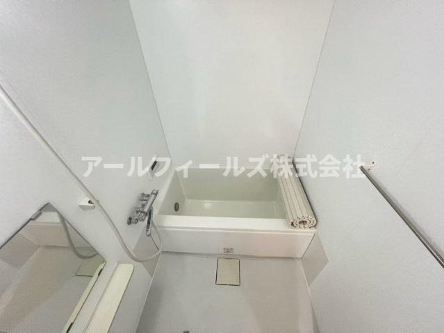 R FIELDS FUNABASHIⅡの浴室