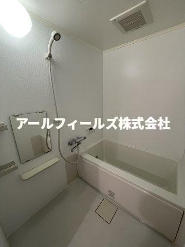R FIELDS FUNABASHIⅡの浴室