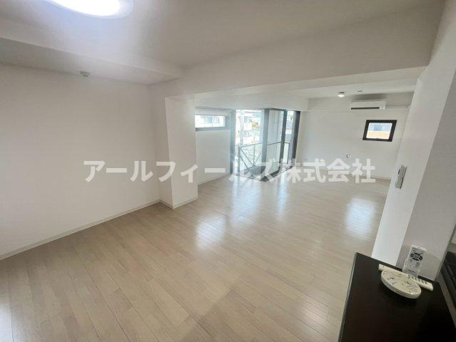 R FIELDS FUNABASHIⅡの居間・リビング