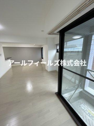R FIELDS FUNABASHIⅡの居間・リビング