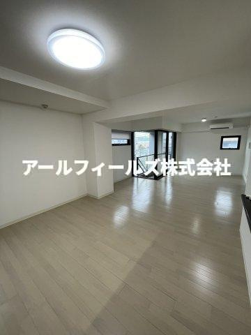 R FIELDS FUNABASHIⅡの居間・リビング
