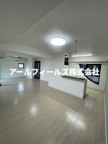 R FIELDS FUNABASHIⅡの居間・リビング