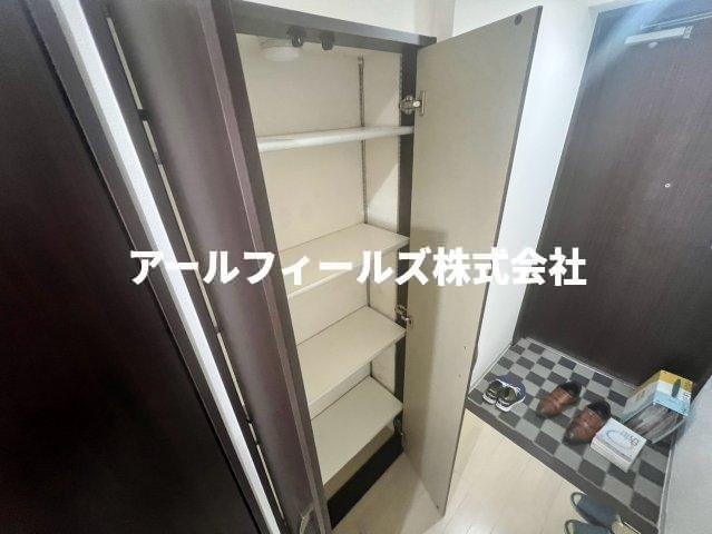 R FIELDS FUNABASHIⅡの玄関