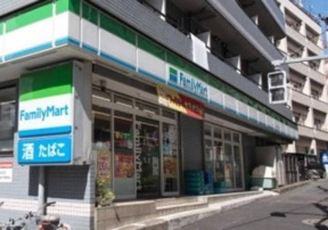 Taizen Casa Simoitaのその他|ファミリーマート金井窪山手通り店