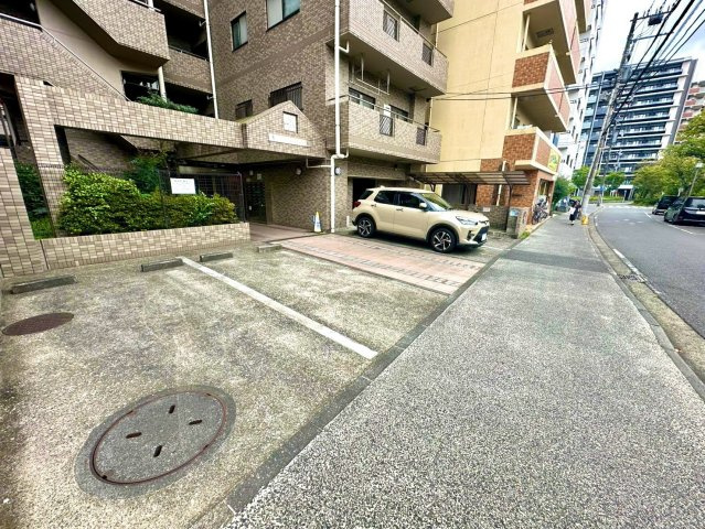 セントラル伊勢佐木西の駐車場|駐車場への移動負担が少なく快適なカーライフを実現します。