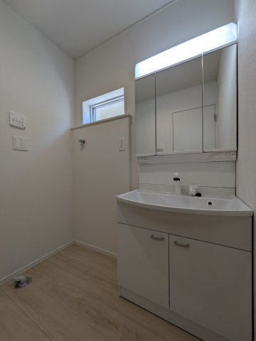 新築戸建　沼津市三枚橋第１　全１棟の独立洗面台