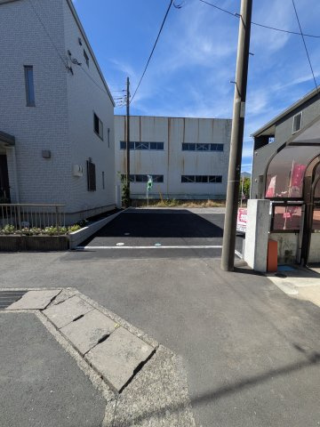 新築戸建　沼津市三枚橋第１　全１棟の前面道路含む現地写真