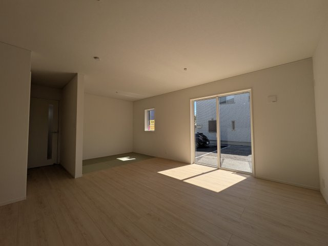 新築戸建　沼津市三枚橋第１　全１棟の居間・リビング