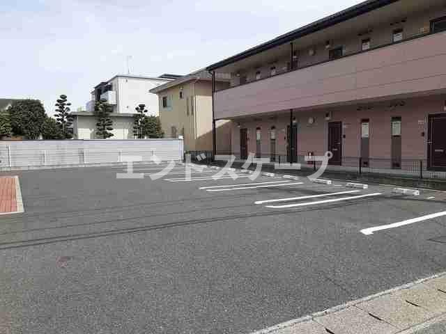 ラコルタの駐車場|高崎、前橋のお部屋探しはエンドスケープまで！お客様の理想お聞かせ下さい♪