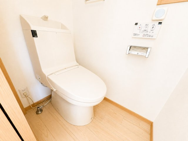 ☆神戸市中央区二宮町1丁目　戸建☆のトイレ