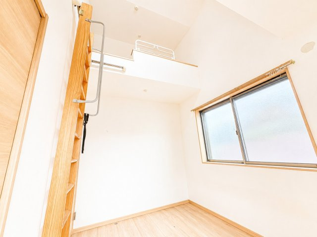 ☆神戸市中央区二宮町1丁目　戸建☆の洋室