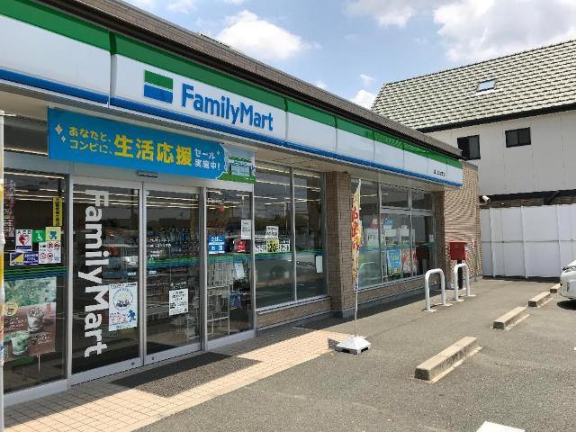 エメの周辺|ファミリーマート豊川四ツ谷町店まで433ｍ