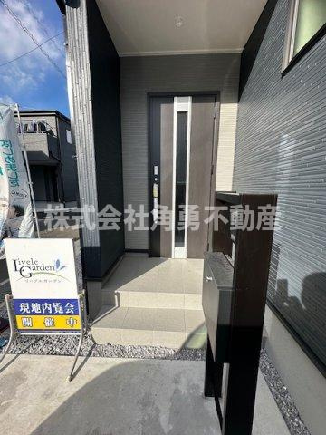 海老名市国分寺台5丁目　新築一戸建て　1号棟の内観：施工例|《施工例》玄関