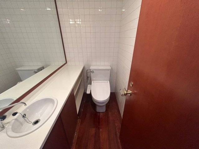 芦屋市東芦屋町の賃貸マンションのトイレ