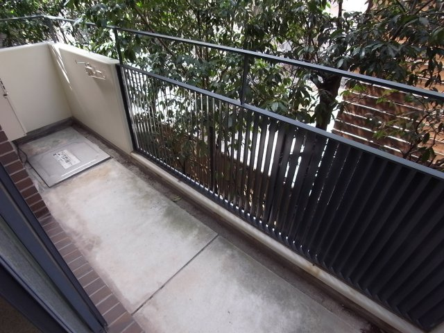 芦屋市東芦屋町の賃貸マンションのバルコニー