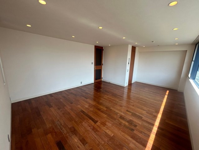 芦屋市東芦屋町の賃貸マンションの居間・リビング