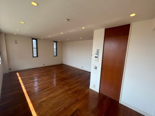 芦屋市東芦屋町の賃貸マンションの居間・リビング