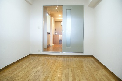 神戸市東灘区魚崎南町８丁目の賃貸マンションの居間・リビング