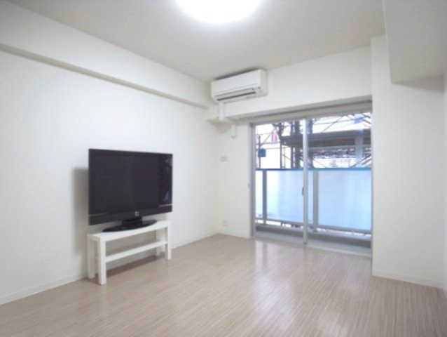 神戸市中央区脇浜町３丁目の賃貸マンションの居間・リビング|モデル仕様のため家具家電は付きません