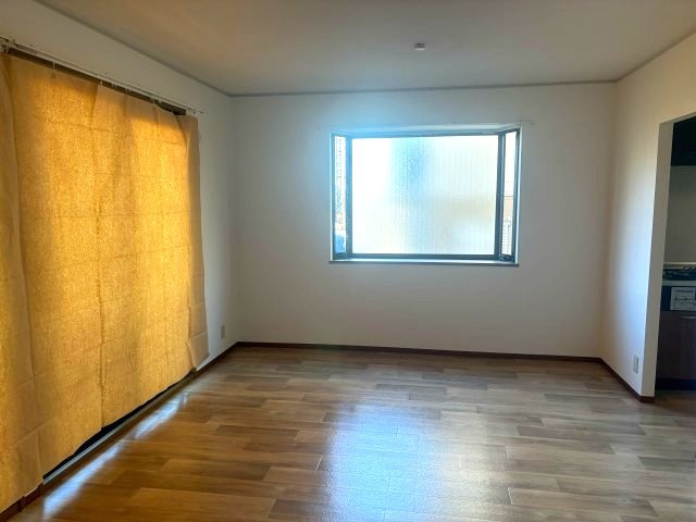 芦屋市三条南町のアパートの居間・リビング