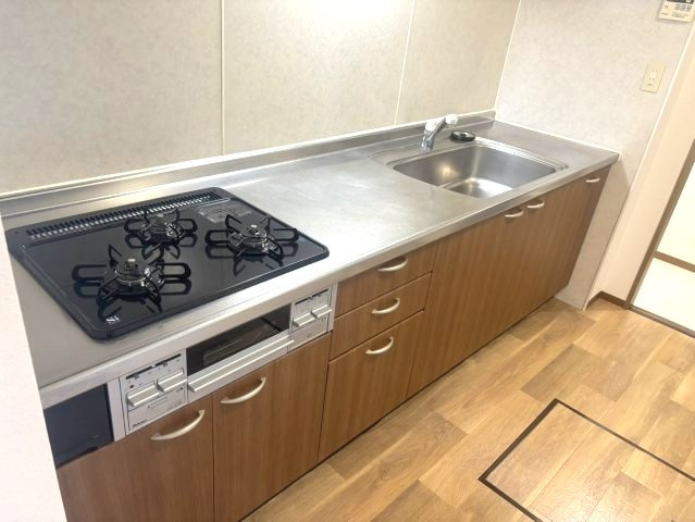 芦屋市三条南町のアパートのキッチン