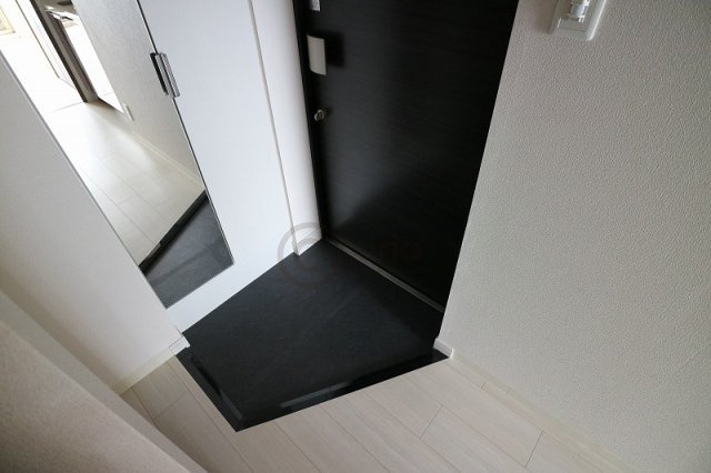プレサンス神戸元町ミューズの玄関