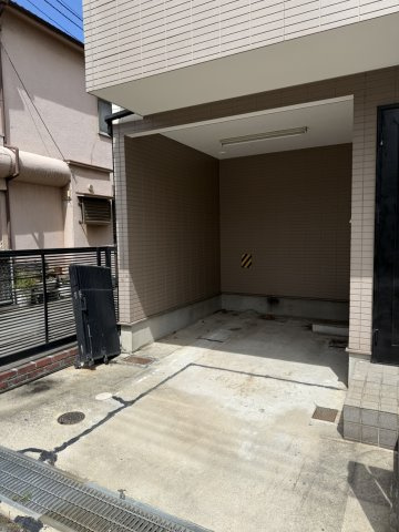 魚崎西町一丁目戸建の駐車場