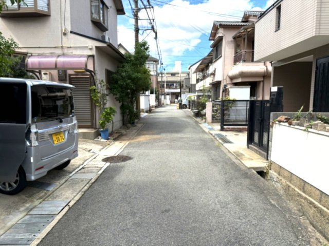 魚崎西町一丁目戸建の前面道路含む現地写真|南側前面道路
西向き