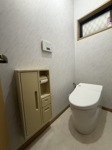 魚崎西町一丁目戸建のトイレ|2014年3月にトイレ交換済み