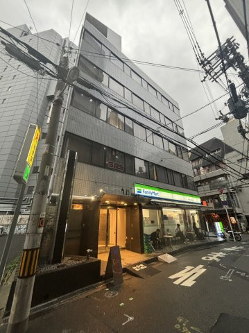 AUSビル