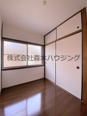 【洋室】 | 　寝屋川市日新町15テラスハウス | 使い勝手のいい洋室です