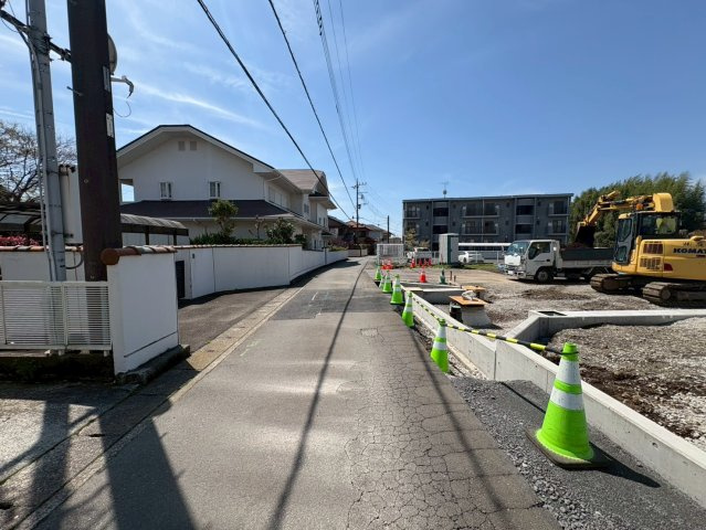 売土地　裾野市佐野５区画分譲地の前面道路含む現地写真|4.3撮影