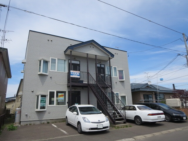 釧路市若松町のアパートの外観
