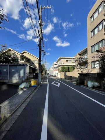 メゾン・シャルマンの周辺