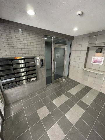 メゾン・シャルマンのエントランス