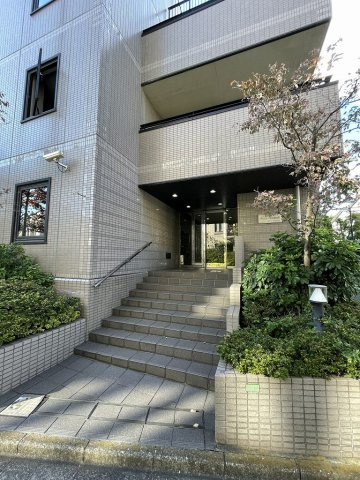 メゾン・シャルマンのエントランス