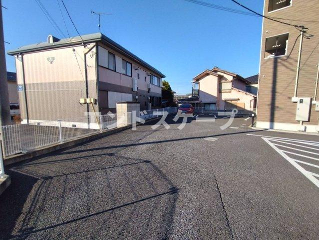 オランジュリーの駐車場|高崎、前橋のお部屋探しはエンドスケープまで！お客様の理想お聞かせ下さい♪