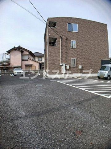 オランジュリーの駐車場|高崎、前橋のお部屋探しはエンドスケープまで！お客様の理想お聞かせ下さい♪