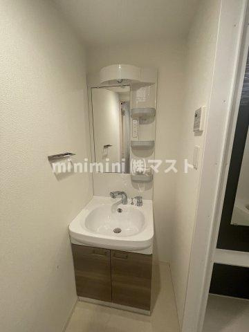 大阪市港区磯路３丁目の賃貸マンションの洗面所