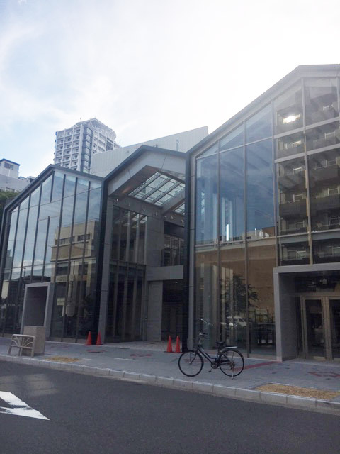 ＳＡＫＡＥ　ＳＯＵＴＨ　ＰＥＡＫＳの外観