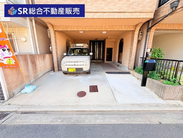 鴻池町1丁目中古戸建のバルコニー|3面バルコニーなので使い勝手が良く、陽当たり良好で洗濯物が乾きやすいです！
