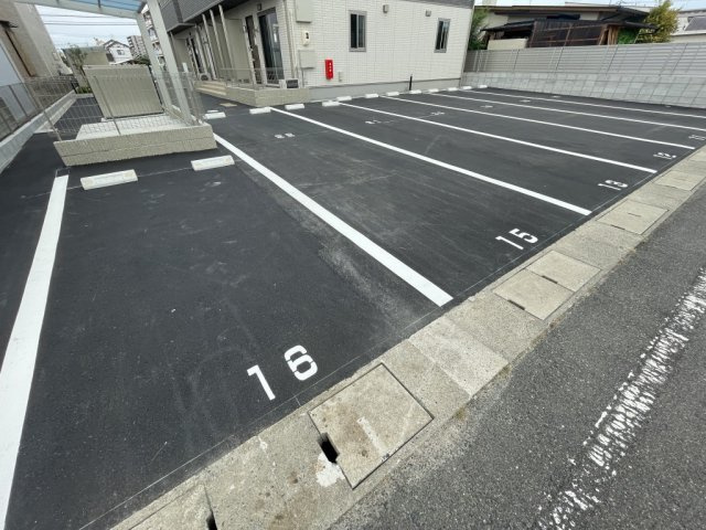 リバー　Iの駐車場