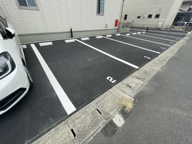 リバー　Iの駐車場