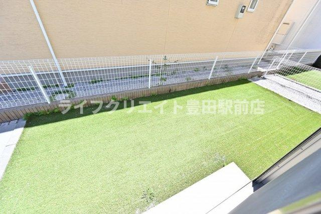 クリザンテームB棟の庭